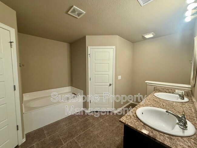 Building Photo - 4012 W 104th Pl S