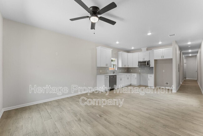 Building Photo - 109 Remolino