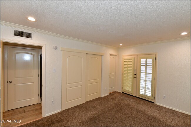 Building Photo - 4433 N Stanton St