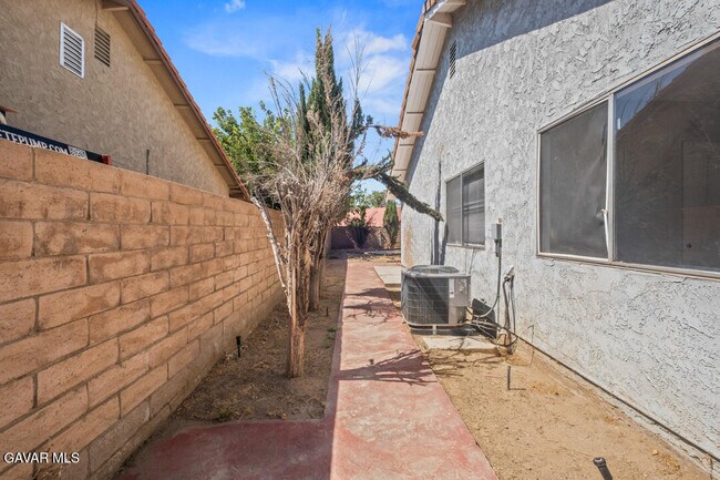 Building Photo - 1253 Morven St