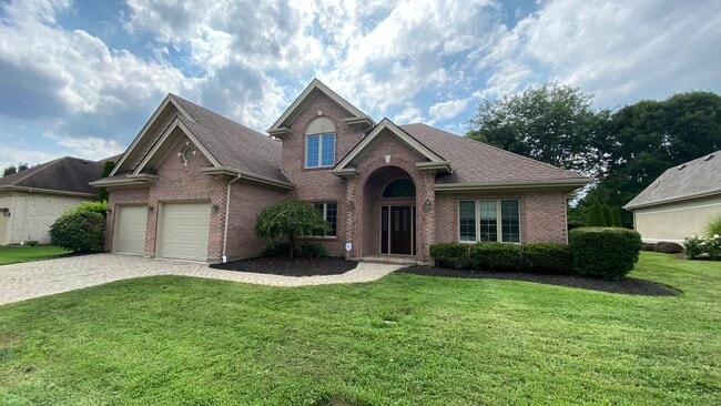 Building Photo - 5665 Stone Lake Dr