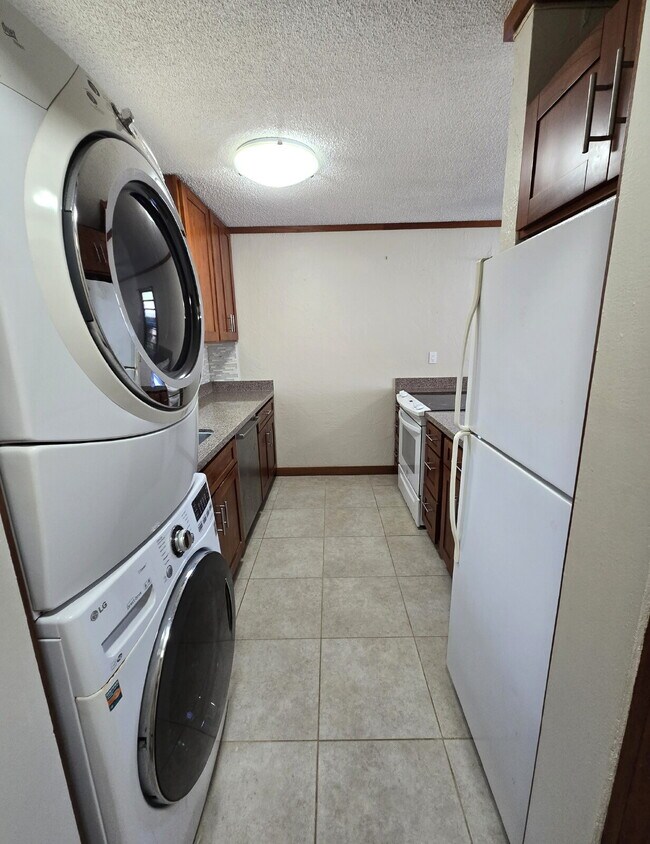 Building Photo - 2Br/1.5ba/2pkg Split Level Townhome - Pearlridge Aiea