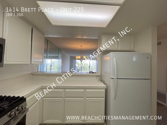 Building Photo - 1414 Brett Pl