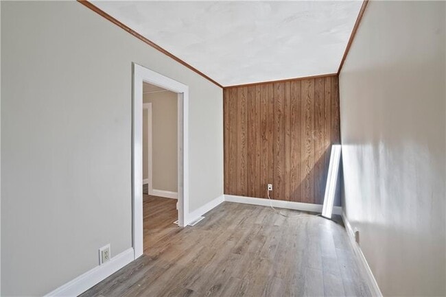 Building Photo - 127 Magill Rd