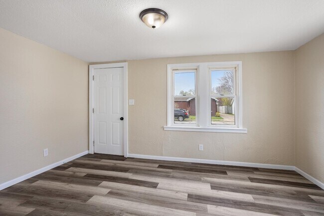 Building Photo - 816 Roosevelt St