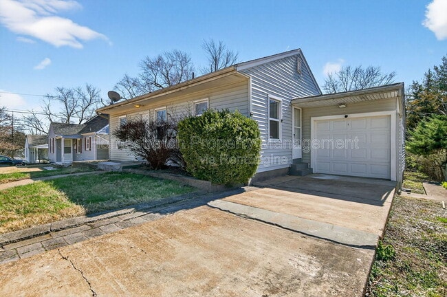 Building Photo - 1260 St Marie St