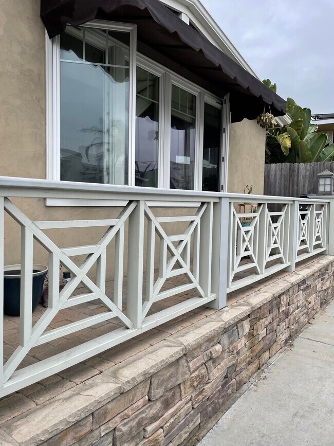 Primary Photo - 1108 W Balboa Blvd