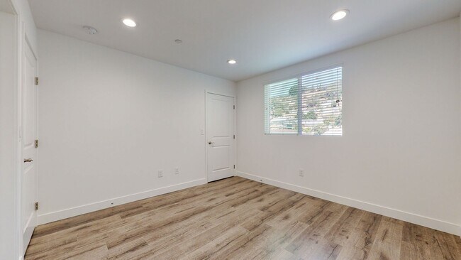 Building Photo - 4452 Turquoise St