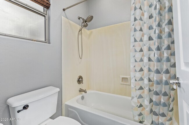 Building Photo - 10271 Jasmine Dr