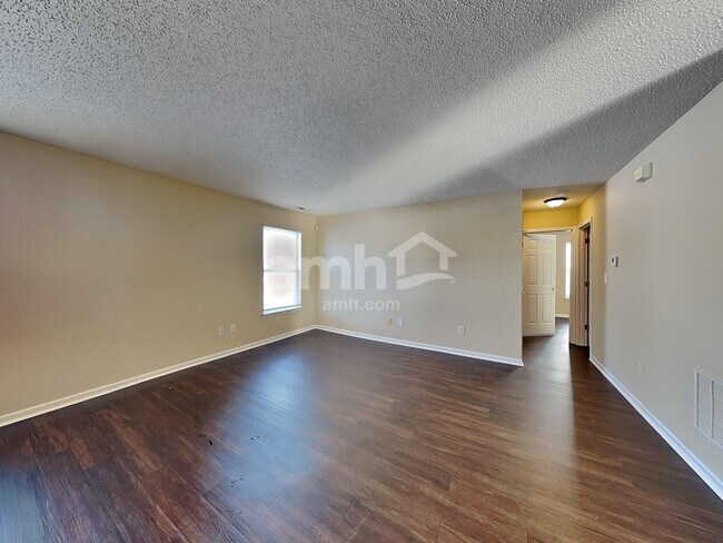 Building Photo - 8110 Red Barn Ct