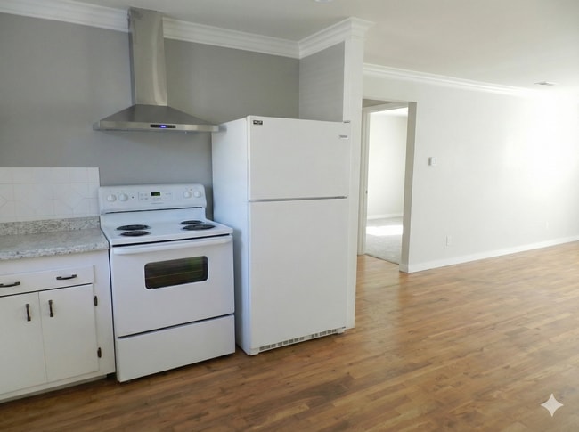 Building Photo - Fully renovated 2-BR Home – Space for Everything!