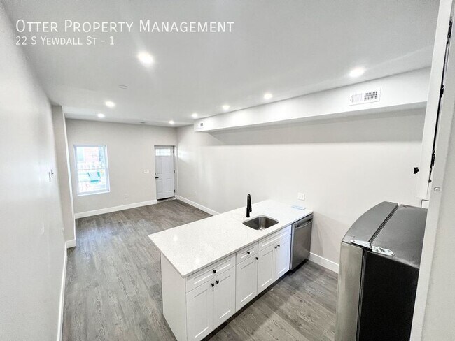 Building Photo - 22 S Yewdall St