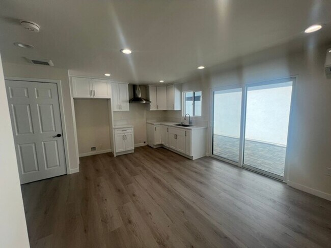 Building Photo - 7317-7321 Garden Grove Avenue