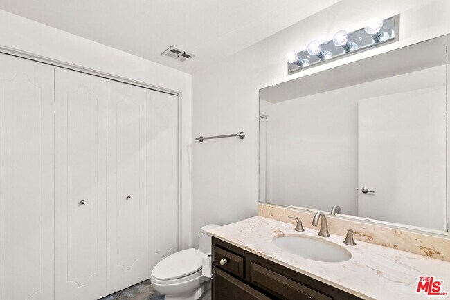 Building Photo - 4771 La Villa Marina