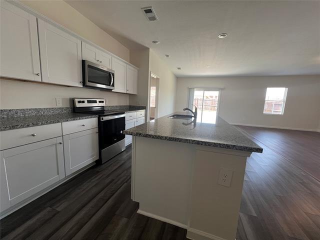 Building Photo - 794 Yorkshire Dr