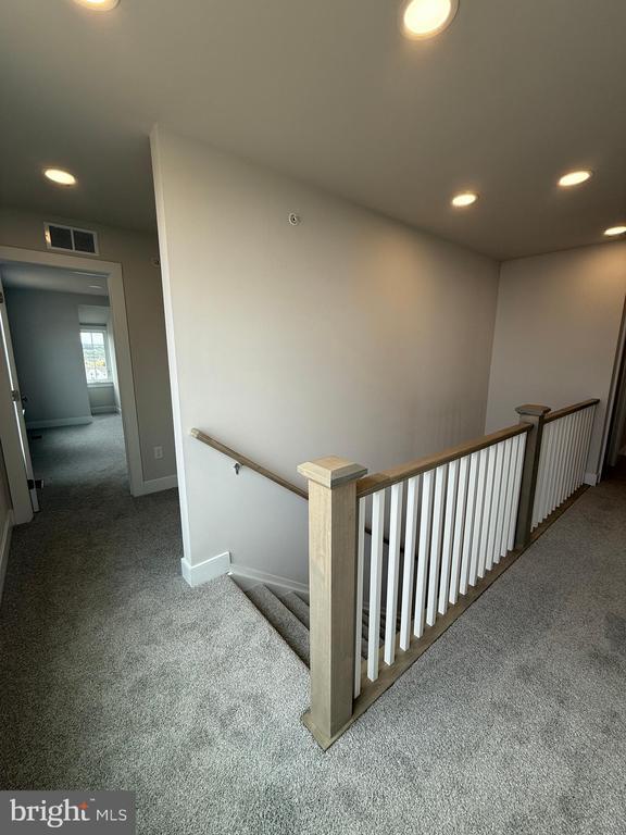 Building Photo - 3121 Overlook Dr