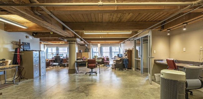 Building Photo - Fountains Lofts