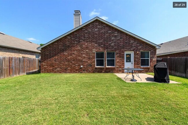 Building Photo - Denton 3/2/2 in Great Neighborhood