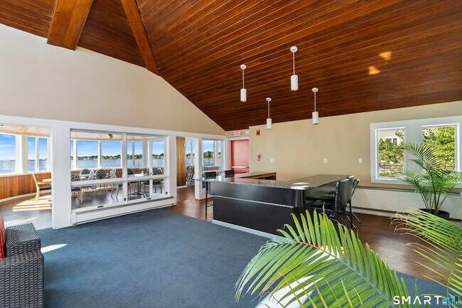 Building Photo - 85 Harbour Close