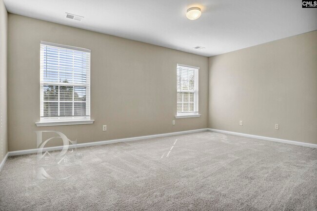 Building Photo - 211 Pinebluff Ct