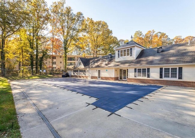 Building Photo - 1101 Primrose Ct