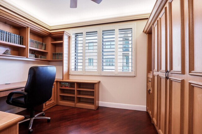 Building Photo - 3630 Gardens Pkwy