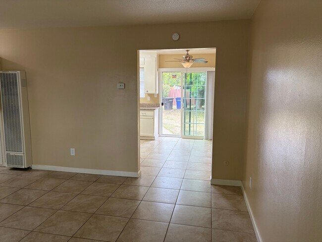 Building Photo - 1701 Carver Ct