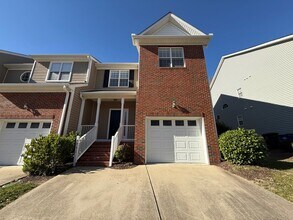 Building Photo - Gorgeous End Unit 3BD, 2.5BA Raleigh Townhome in a Prime Location Near Triangle Town Center, Poyn...