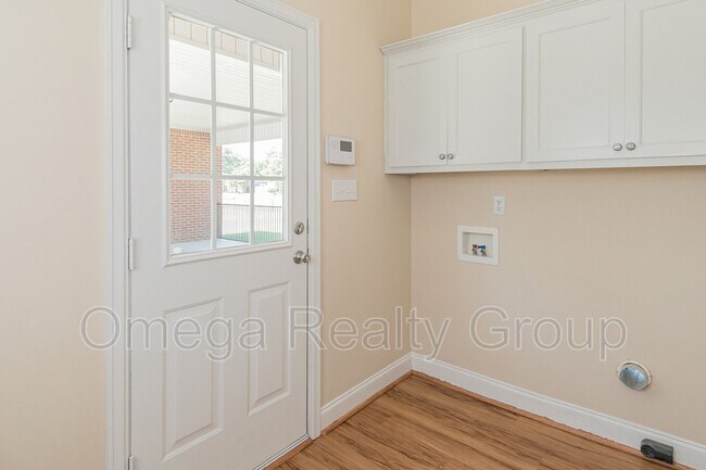 Building Photo - 14 Oakleigh Dr