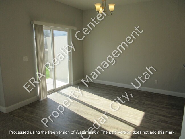 Building Photo - ** Move-in Discount ** 3 bed 2.5 bath - Newer townhome in the heart of Cedar City