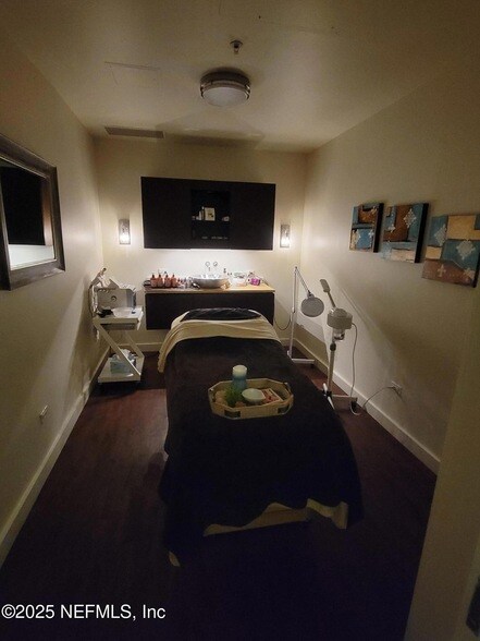 Building Photo - 955 Registry Blvd