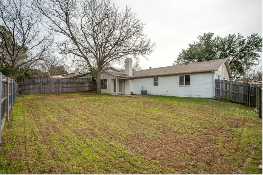 Large Backyard - 2311 Blackhaw Ct