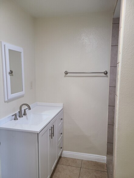 Building Photo - 4019 Rubidoux Blvd