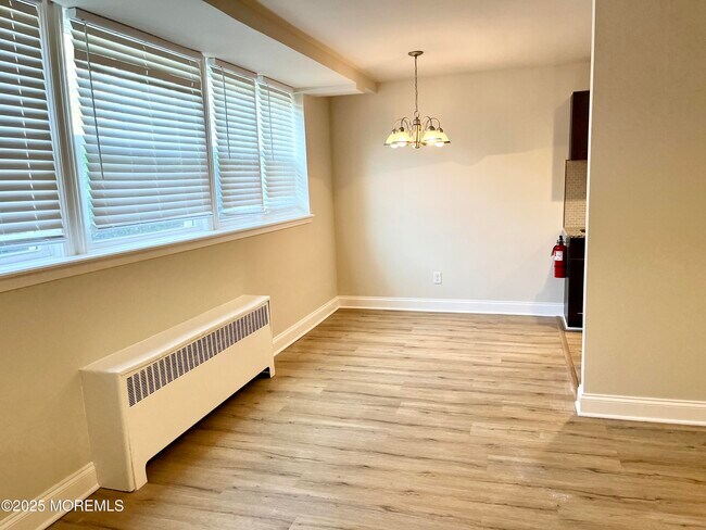 Building Photo - 320 8th Ave