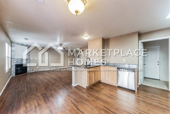 Building Photo - 1028 Alexandra St SW