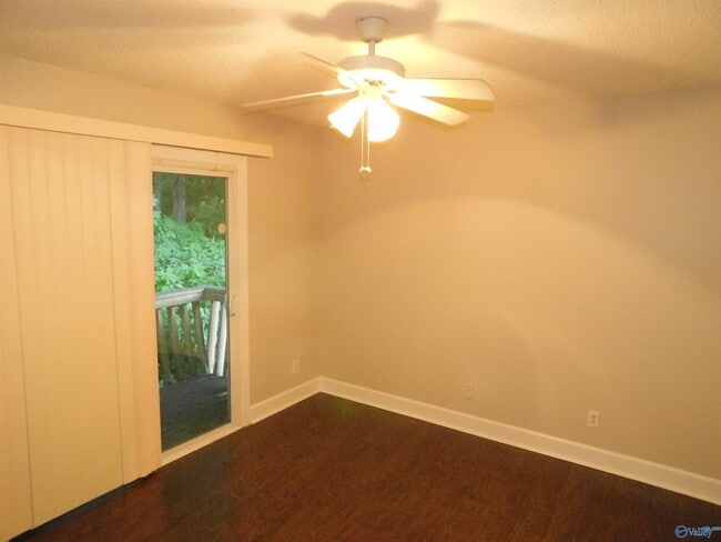 Building Photo - 2111 Epworth Dr NE