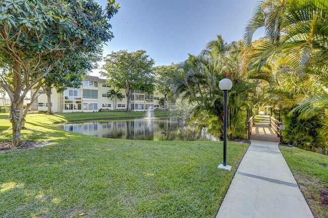 Building Photo - 5111 W Oakland Park Blvd