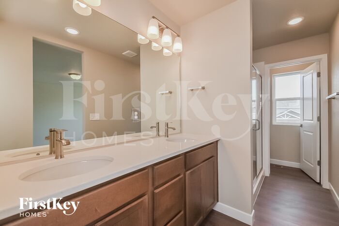 Building Photo - 10141 Luneth Dr