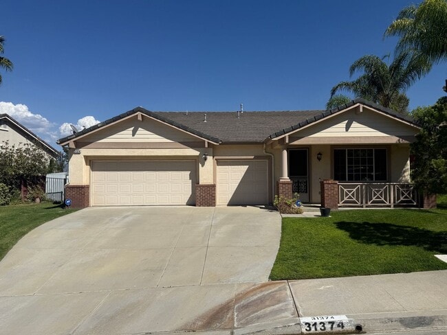 Building Photo - 3-Bedroom Single-Story Home with Smart Features & Remodeled Kitchen in Castaic!