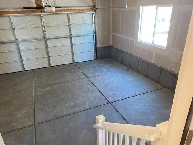 Building Photo - 3742 Canyon Falls Dr