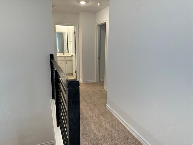 Building Photo - 2904 St Regis Dr
