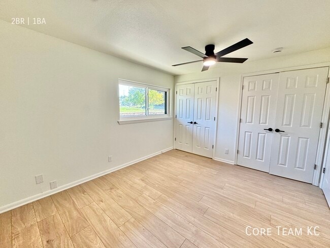 Building Photo - 4203 SW Trafficway-10