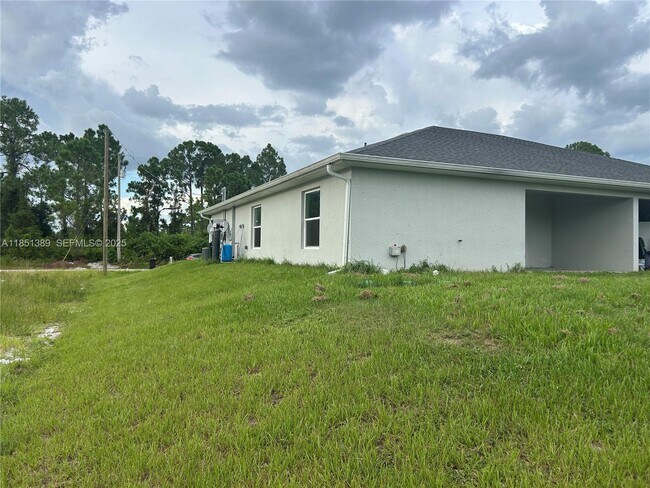 Building Photo - 1110 Augusta St E