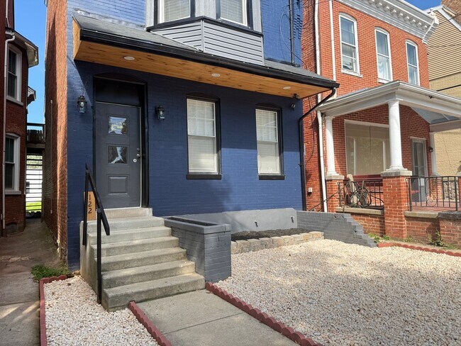 Building Photo - 122 College Ave