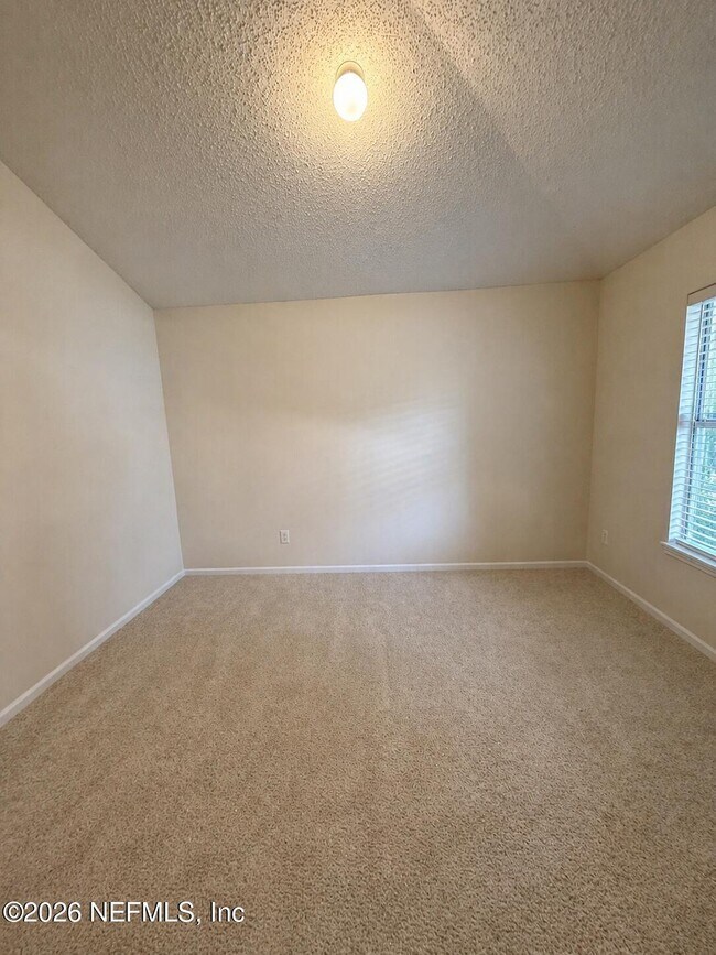 Building Photo - 3150 Highland Grove Dr