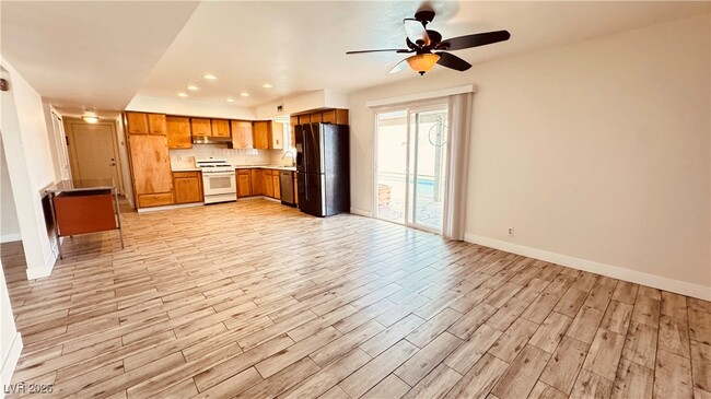 Building Photo - 201 Redstone St