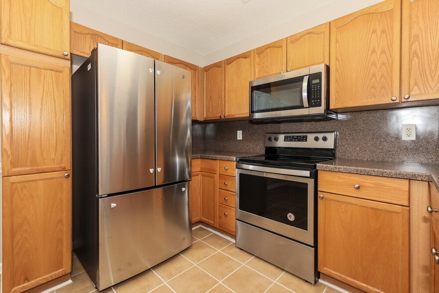 Building Photo - 3238 Longspur Dr