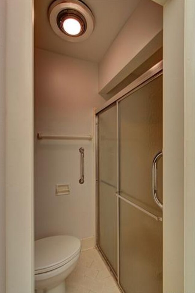 Building Photo - 48th Pl Duplex
