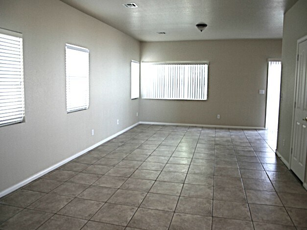 Building Photo - 9876 Vermillion Cliffs Ave