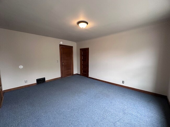 Building Photo - 101 Buchanan-